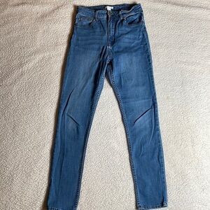 H & M soft Denim Stretch comfy Jeans Size 6 High Rise